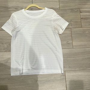 Lululemon short sleeve perforated tee looser fit